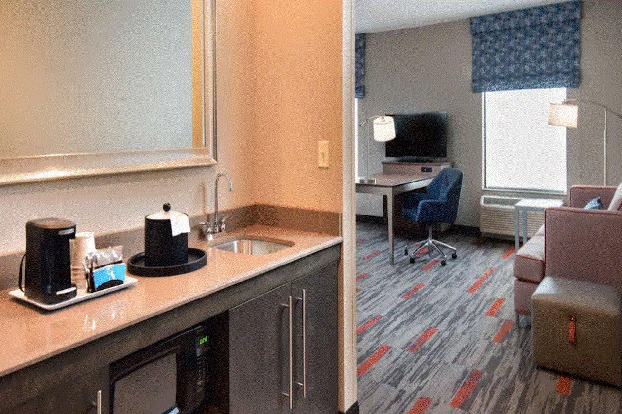 Hampton Inn And Suites At Wisconsin Dells Lake Delton Exteriör bild