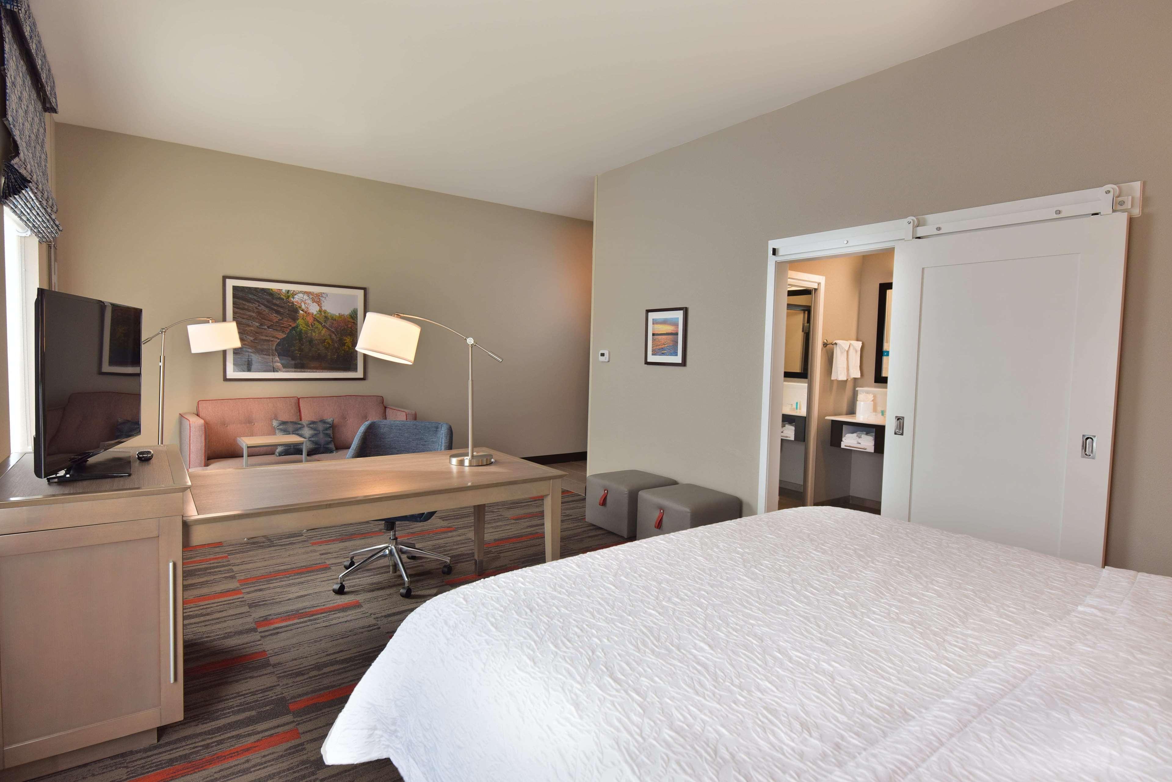 Hampton Inn And Suites At Wisconsin Dells Lake Delton Exteriör bild