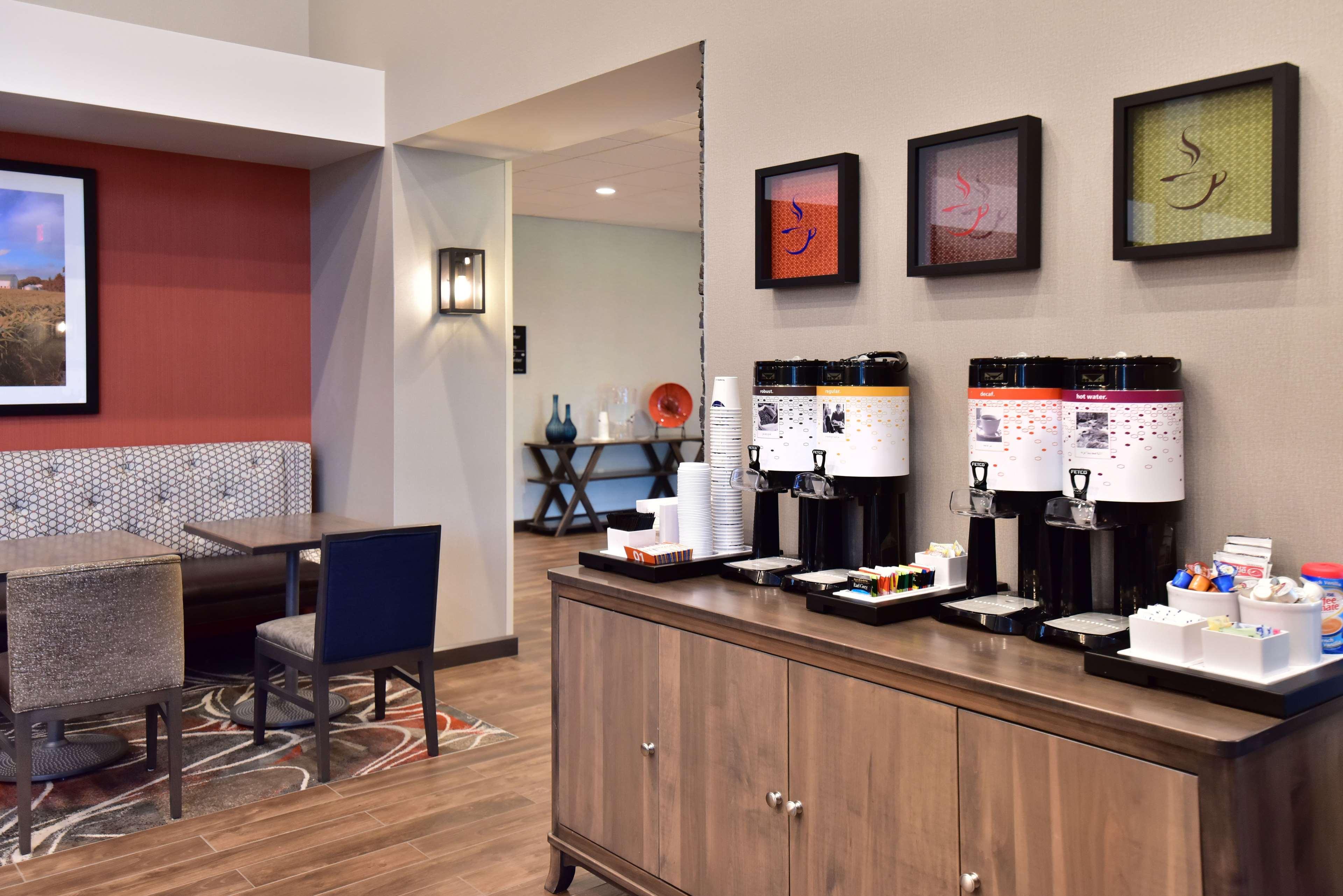 Hampton Inn And Suites At Wisconsin Dells Lake Delton Exteriör bild
