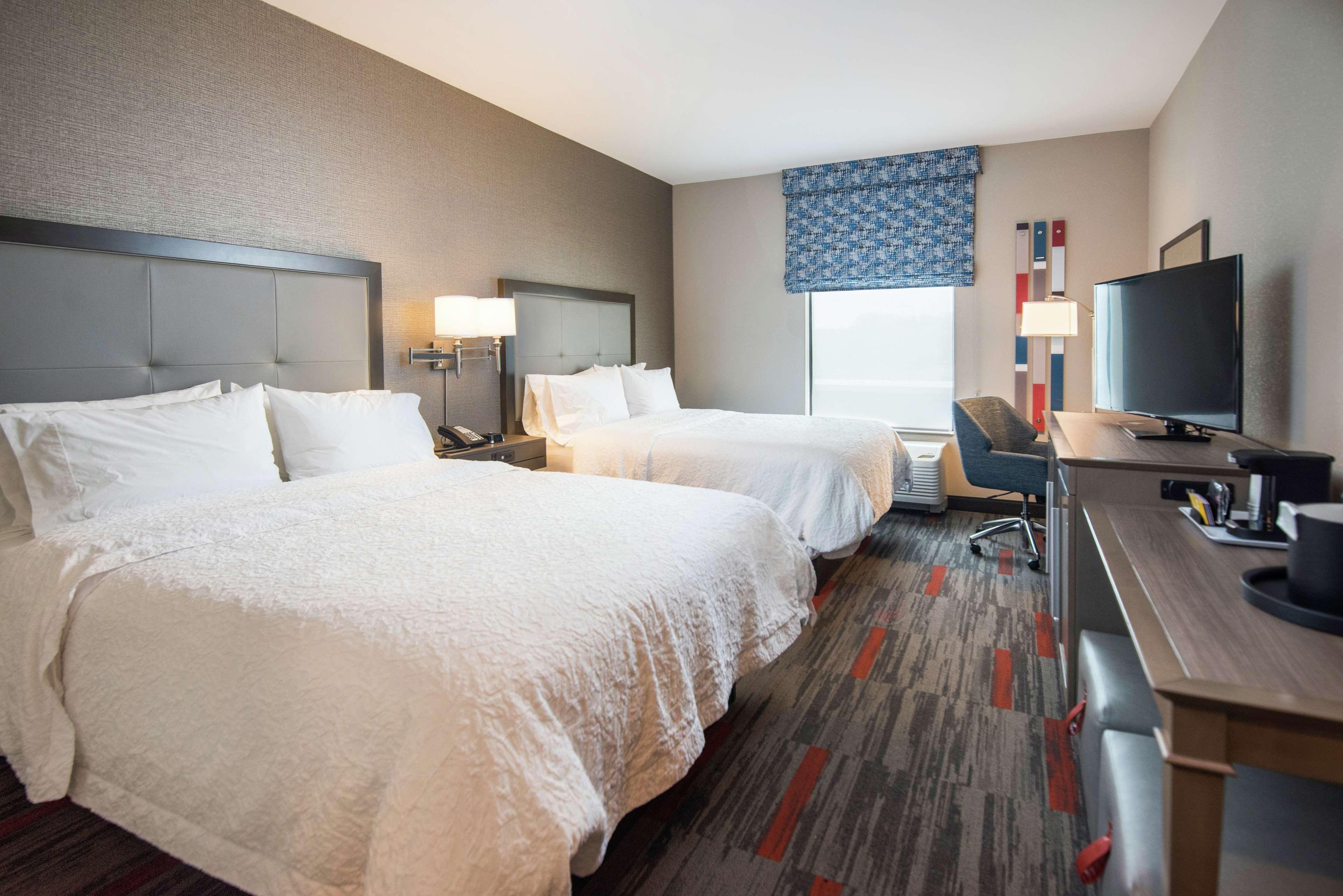 Hampton Inn And Suites At Wisconsin Dells Lake Delton Exteriör bild