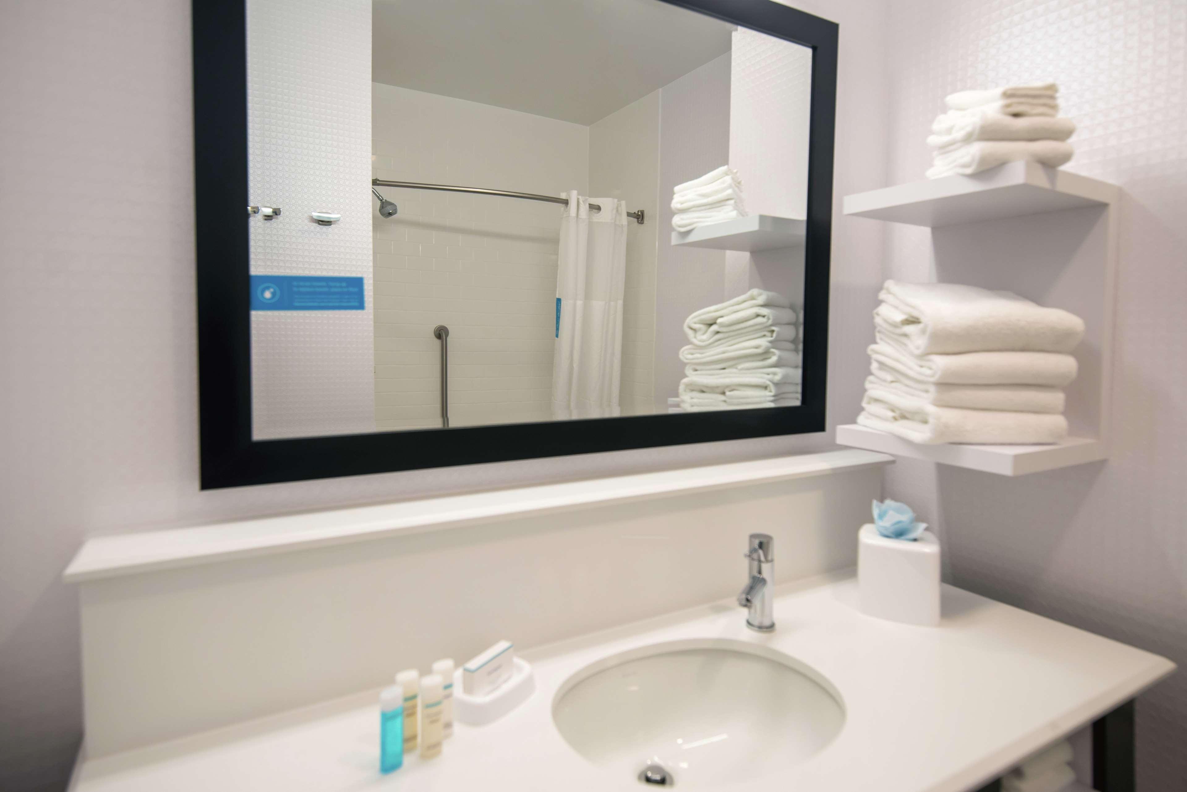 Hampton Inn And Suites At Wisconsin Dells Lake Delton Exteriör bild