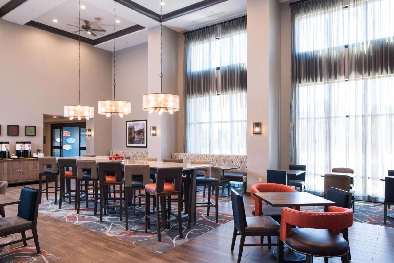 Hampton Inn And Suites At Wisconsin Dells Lake Delton Exteriör bild