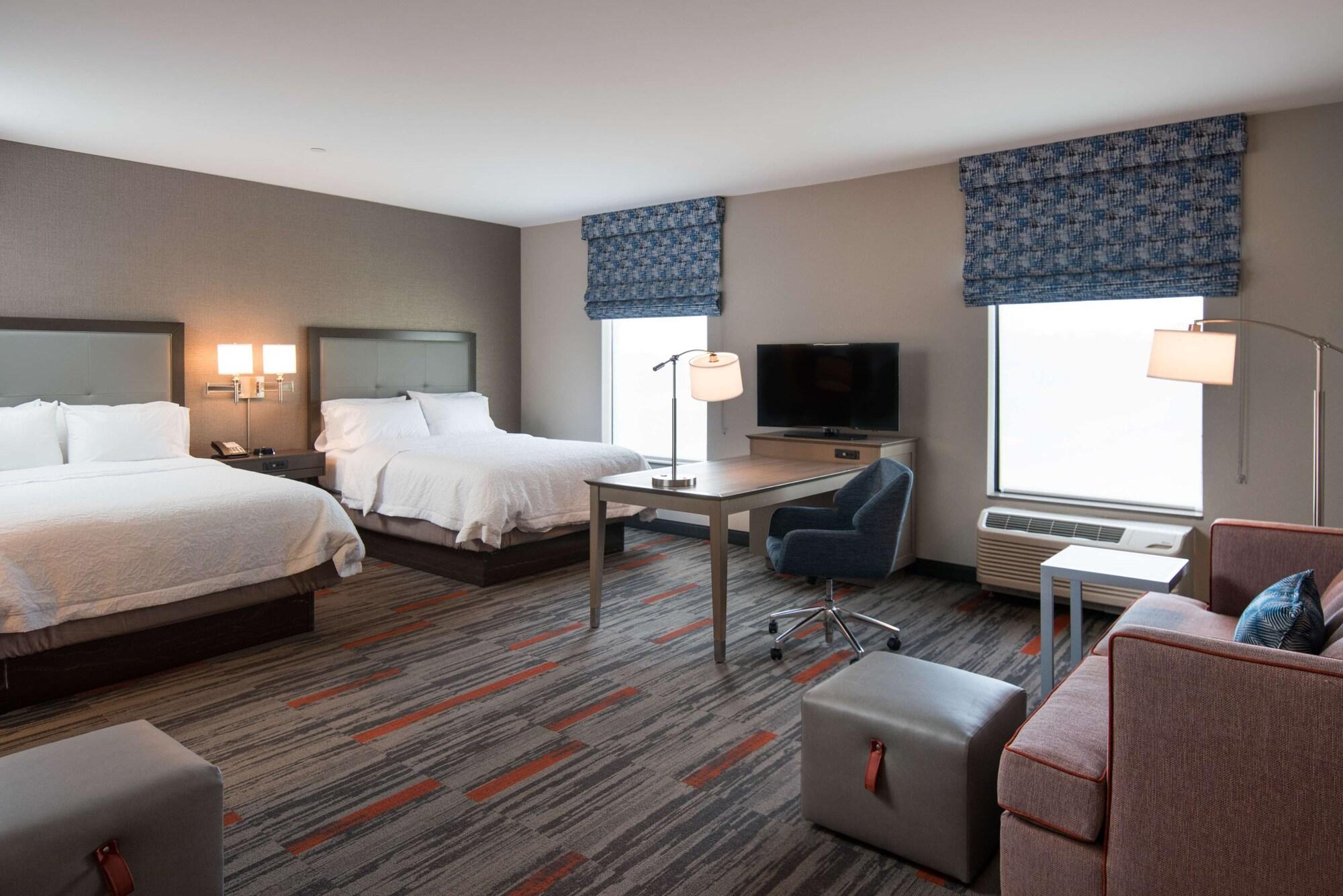 Hampton Inn And Suites At Wisconsin Dells Lake Delton Exteriör bild