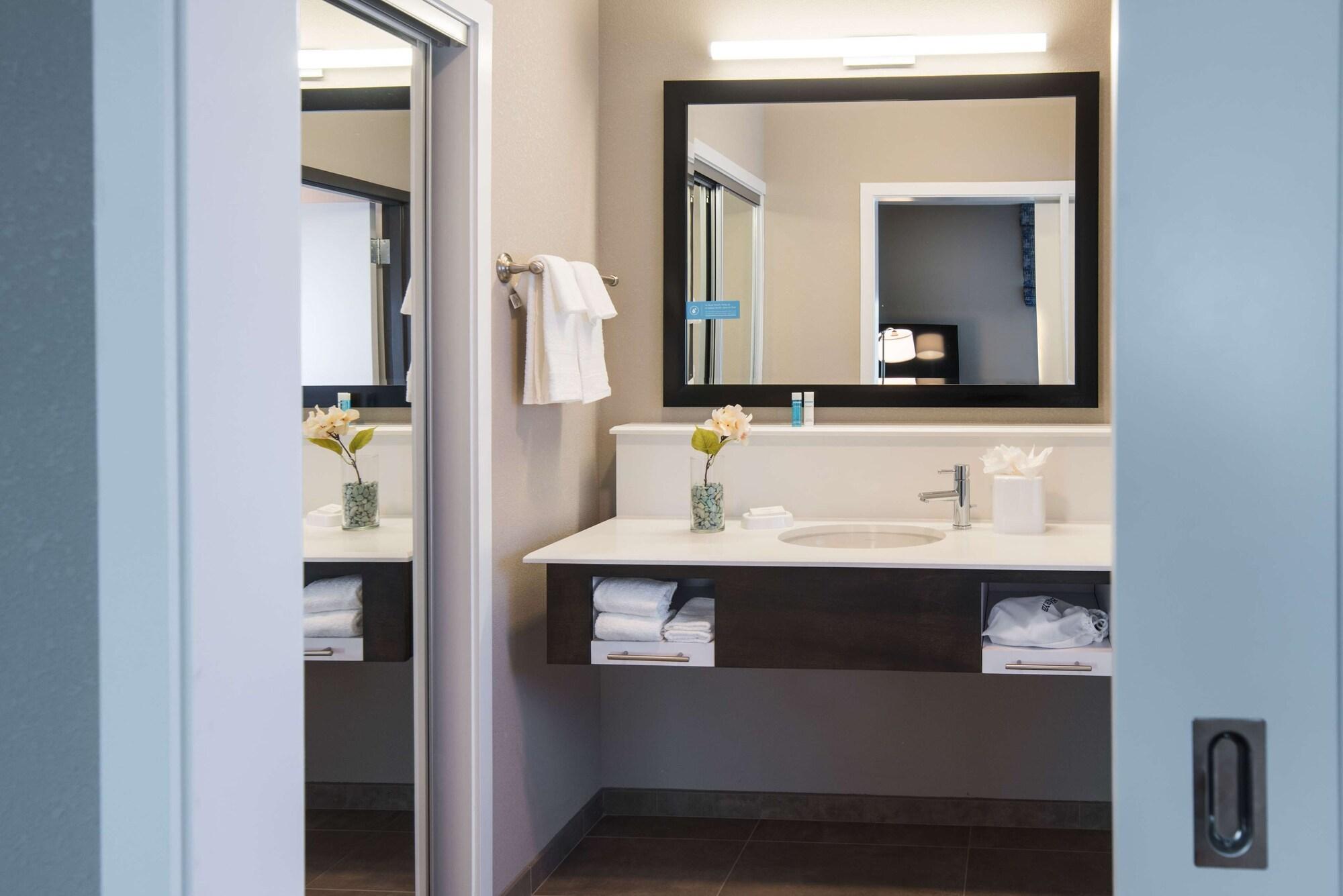 Hampton Inn And Suites At Wisconsin Dells Lake Delton Exteriör bild