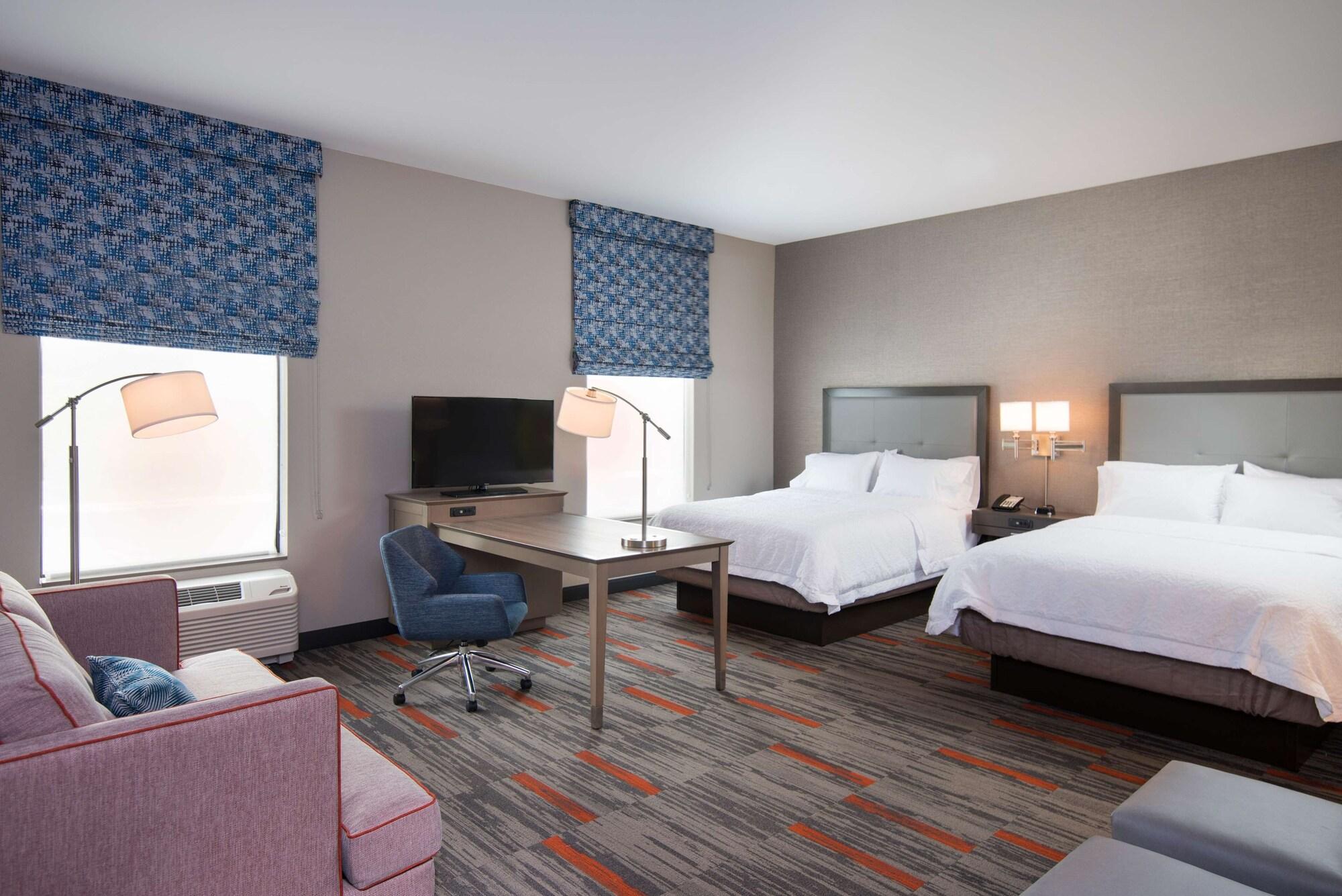 Hampton Inn And Suites At Wisconsin Dells Lake Delton Exteriör bild