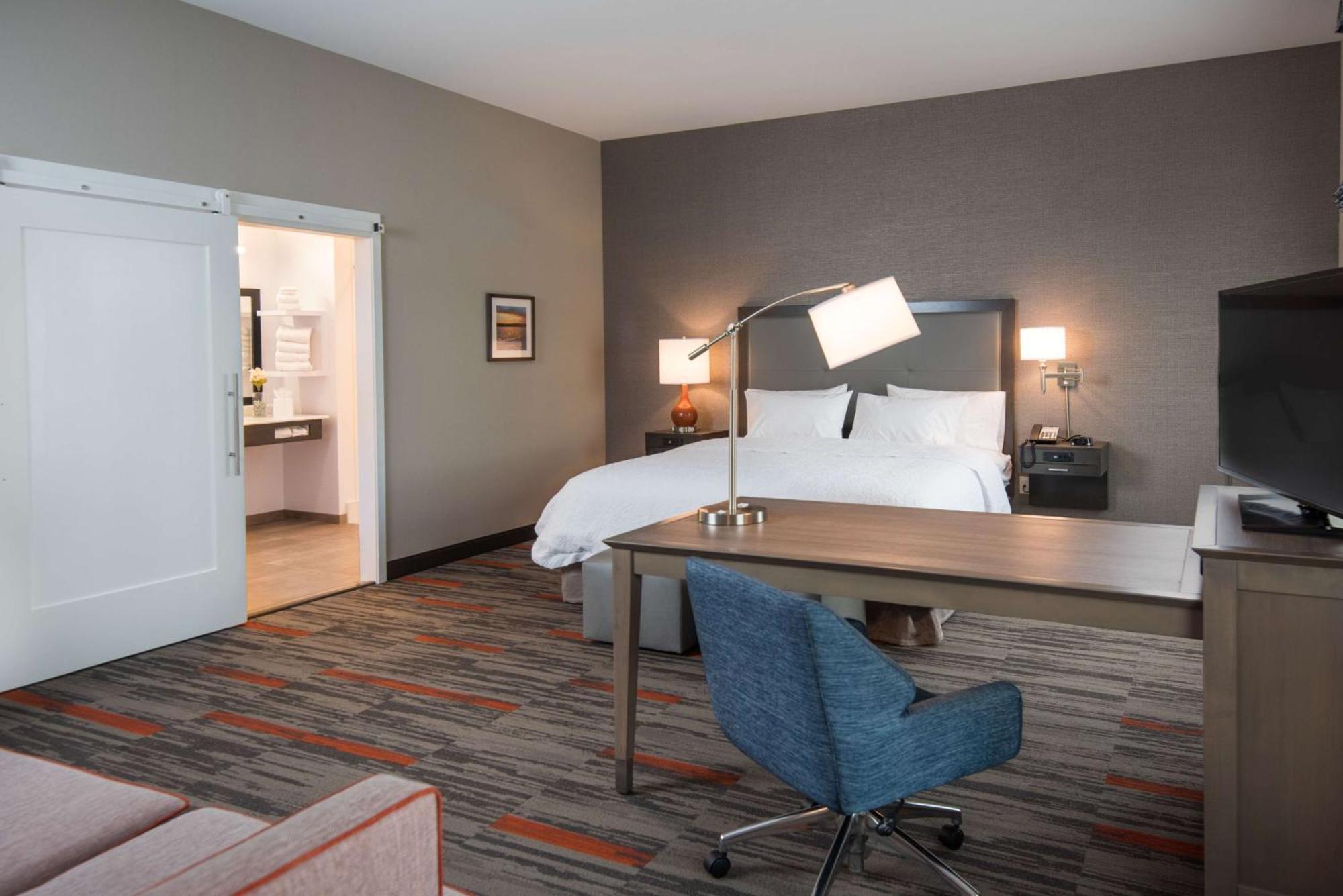 Hampton Inn And Suites At Wisconsin Dells Lake Delton Exteriör bild