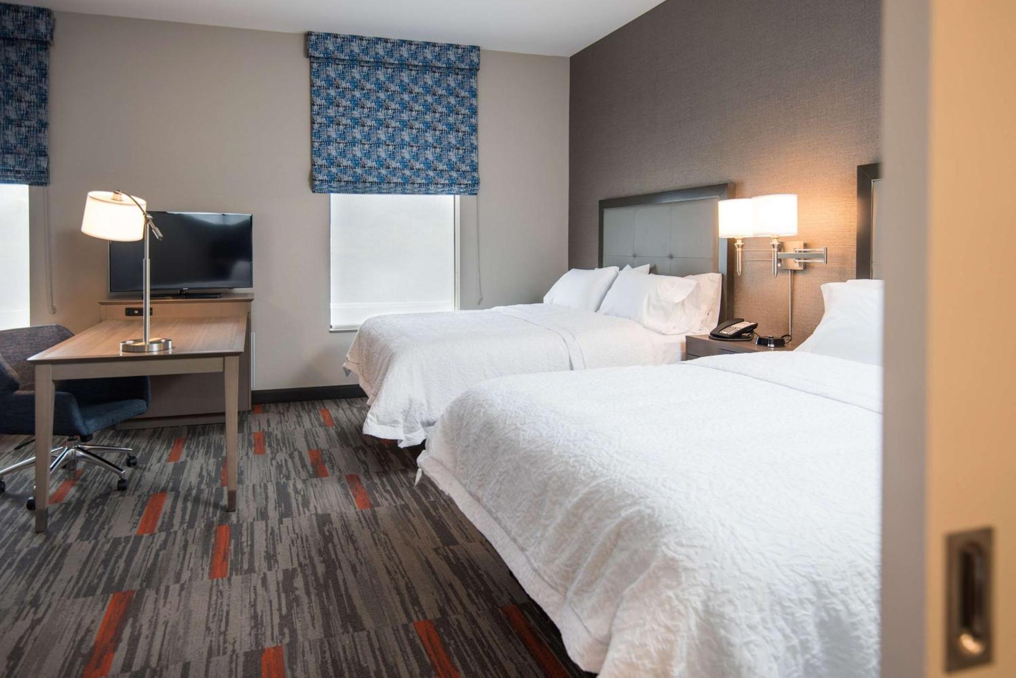 Hampton Inn And Suites At Wisconsin Dells Lake Delton Exteriör bild