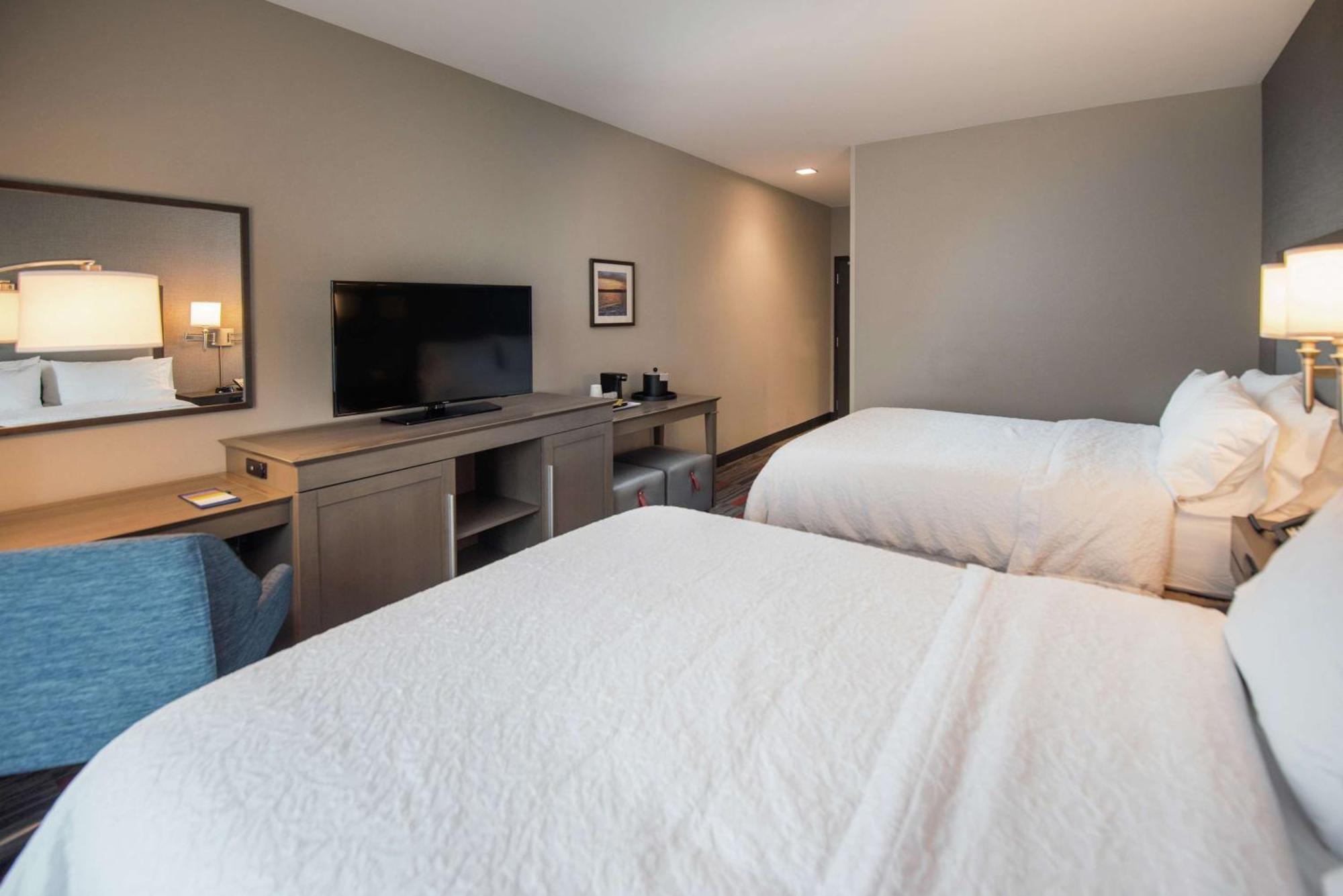 Hampton Inn And Suites At Wisconsin Dells Lake Delton Exteriör bild