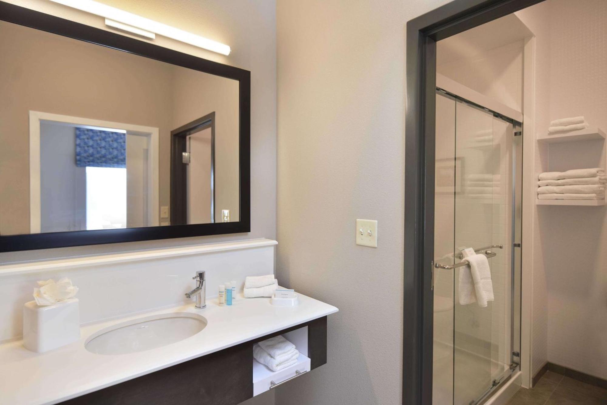 Hampton Inn And Suites At Wisconsin Dells Lake Delton Exteriör bild