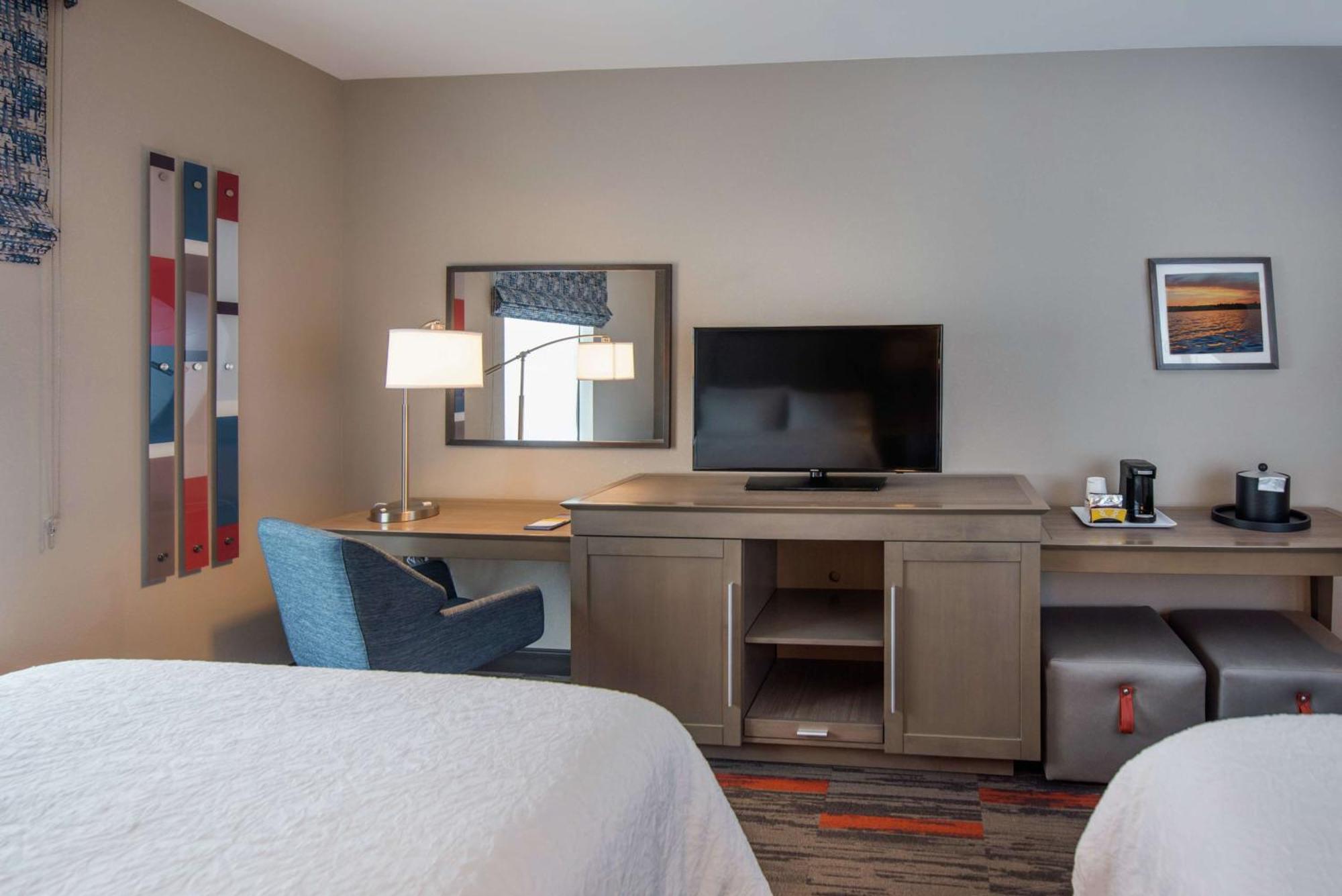 Hampton Inn And Suites At Wisconsin Dells Lake Delton Exteriör bild