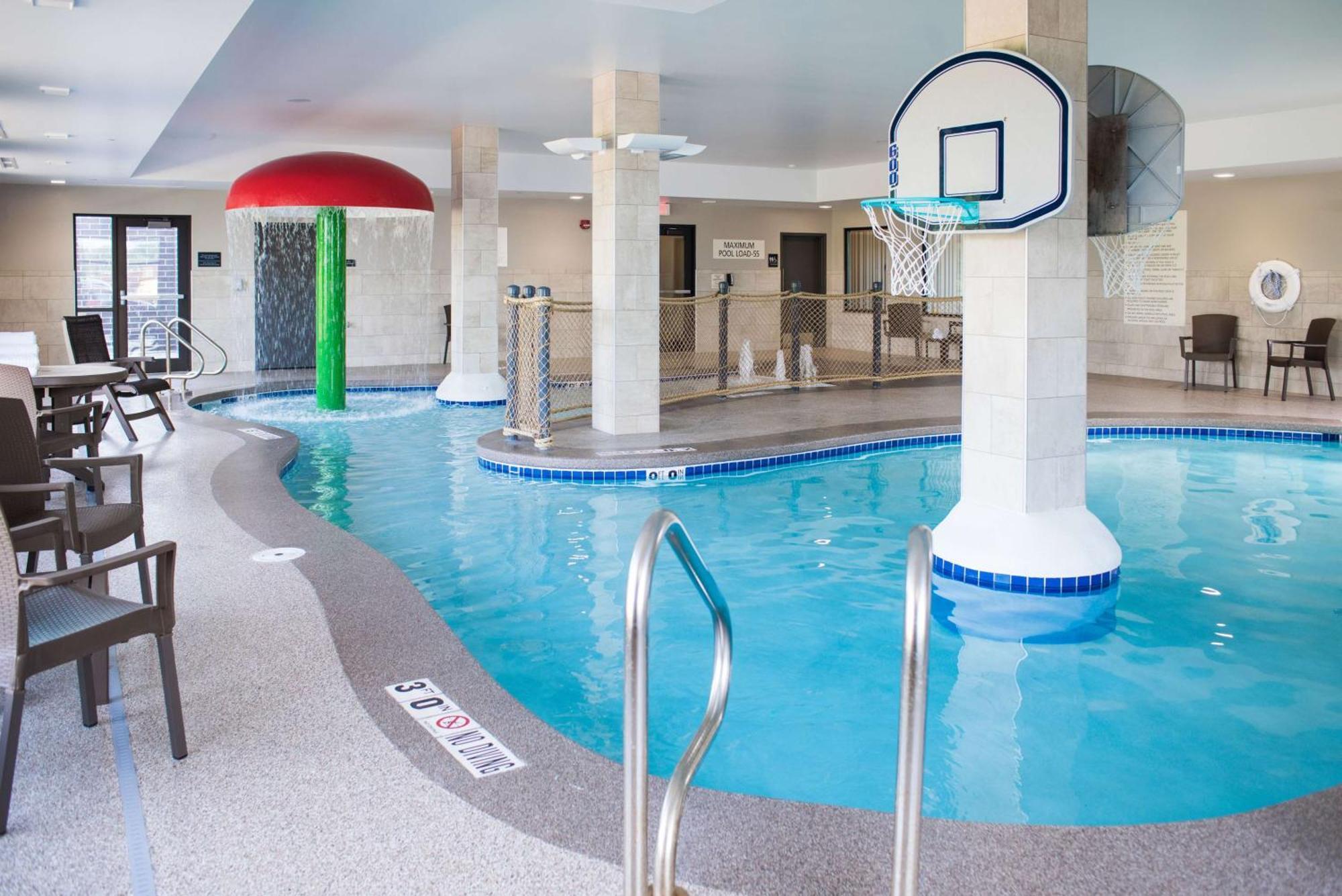 Hampton Inn And Suites At Wisconsin Dells Lake Delton Exteriör bild
