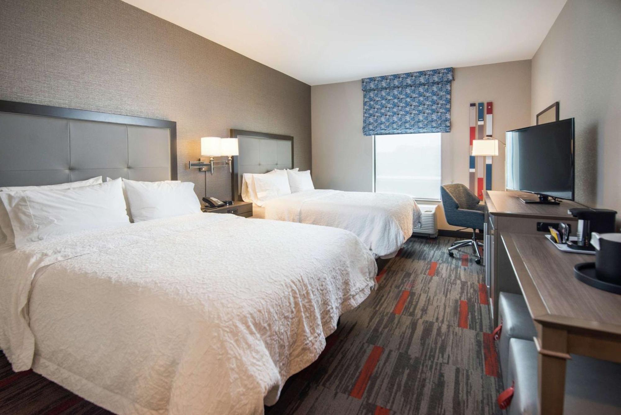 Hampton Inn And Suites At Wisconsin Dells Lake Delton Exteriör bild