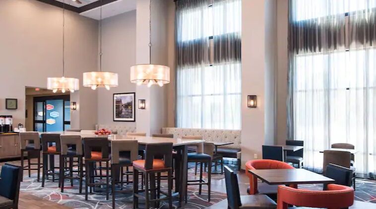 Hampton Inn And Suites At Wisconsin Dells Lake Delton Exteriör bild